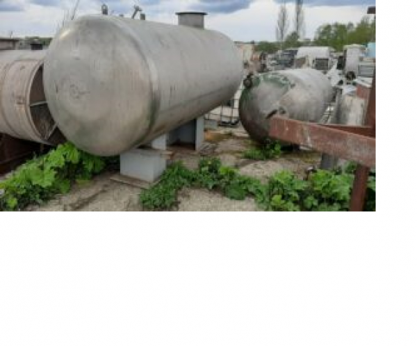 Емкость нержавеющая, объем — 4 куб. м., горизонтальная инв 1301